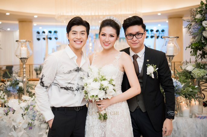nhung-khoanh-khac-dep-nhu-mo-trong-dam-cuoi-a-hau-tu-anh