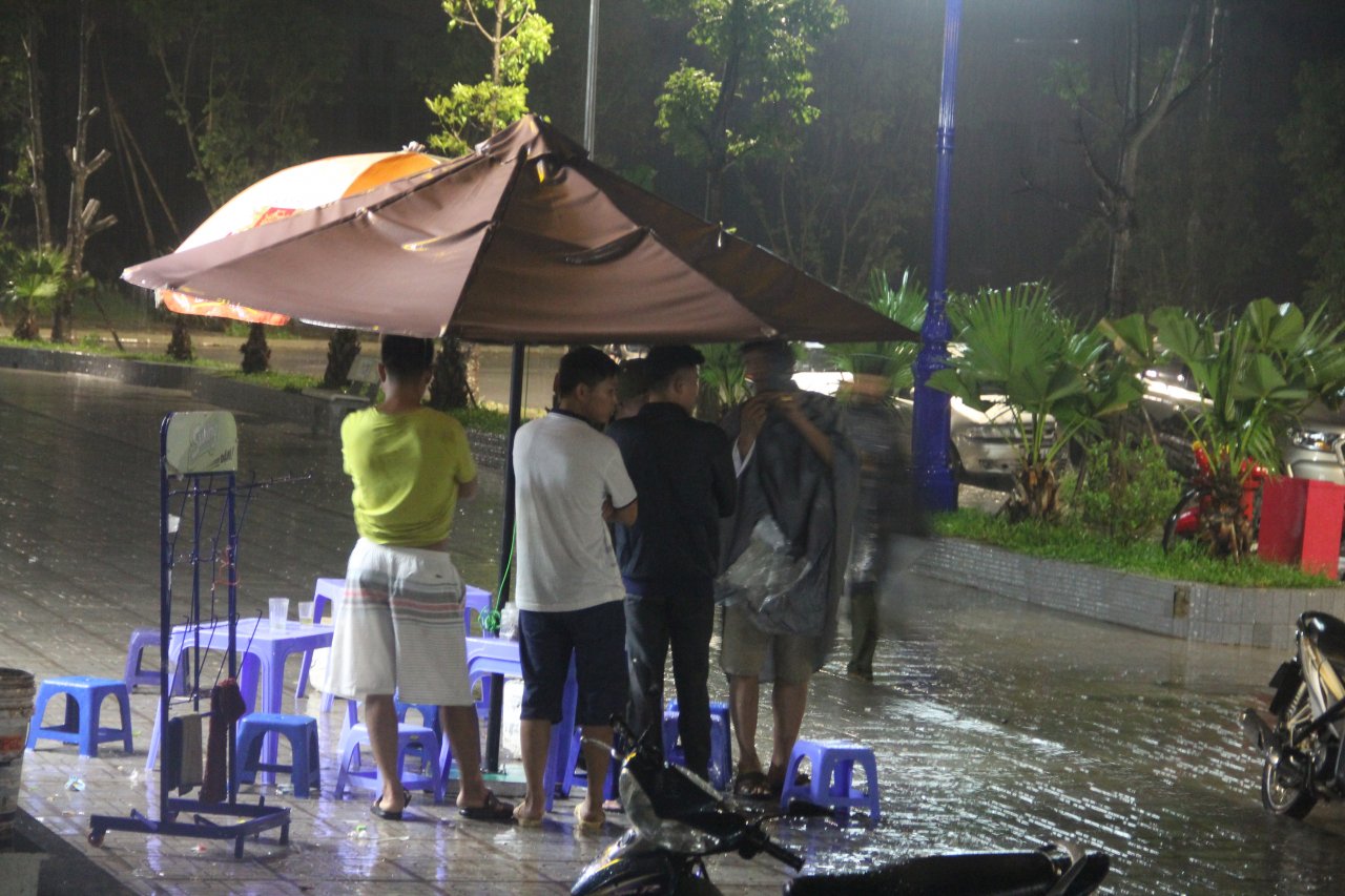 vu-nguoi-me-nghi-bi-tram-cam-sat-hai-con-va-chau-nho-nhan-chung-bang-hoang-ke-lai-giay-phut-phat-hien-dua-tre-tu-vong-trong-phong