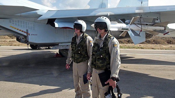 Tổng thống Putin rút chiến đấu cơ khỏi Syria vì sợ sa lầy