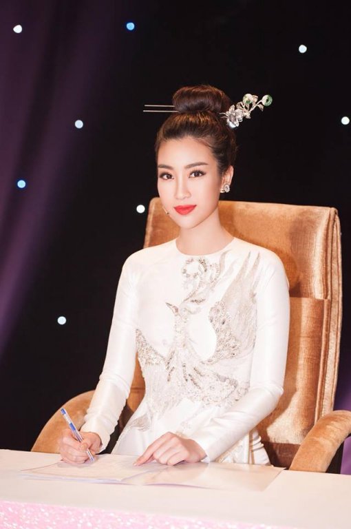dien-do-goi-cam-nhan-sac-hoa-hau-do-my-linh-ngay-cang-toa-sang-sau-2-nam-dang-quang