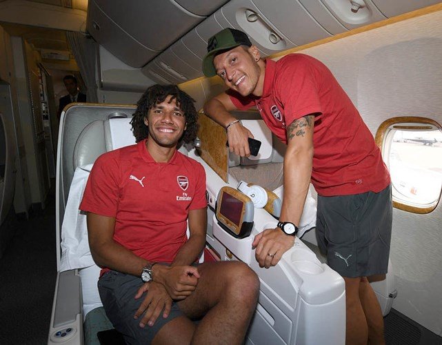 mesut-ozil-la-ai-vi-sao-ozil-uat-nghen-khi-roi-doi-tuyen-duc