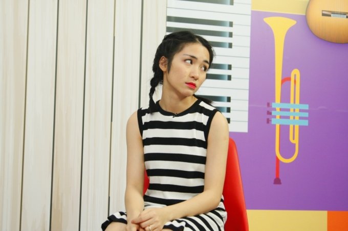 giai-ma-nguyen-nhan-khien-guong-mat-than-quen-tut-doc-trong-thi-truong-tv-show