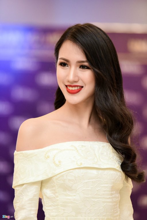 thi-sinh-tiem-nang-cho-chiec-vuong-mien-hoa-hau-viet-nam-2018-bat-ngo-bo-thi-nguoi-dep-nhan-ai
