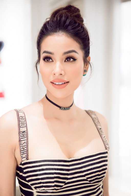 dung-vay-voi-angela-baby-pham-huong-ghi-diem-nho-than-thai-rang-ro-ngot-ngao-tran-day-suc-song
