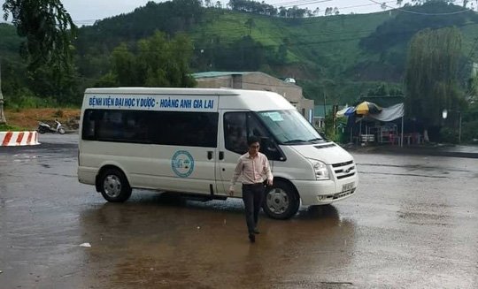 vo-dap-thuy-dien-o-lao-nguoi-viet-ve-nuoc-tranh-lu