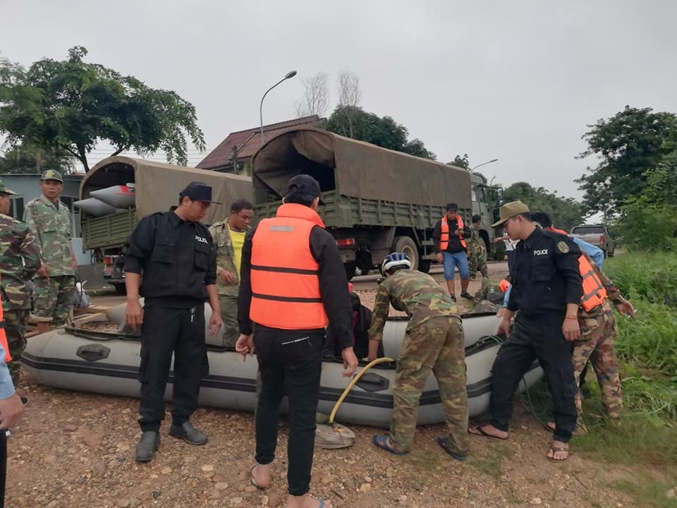 Vỡ đập thủy điện Lào, hàng nghìn người trong cảnh màn trời chiếu đất