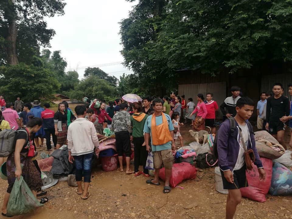 Vỡ đập thủy điện Lào, hàng nghìn người trong cảnh màn trời chiếu đất