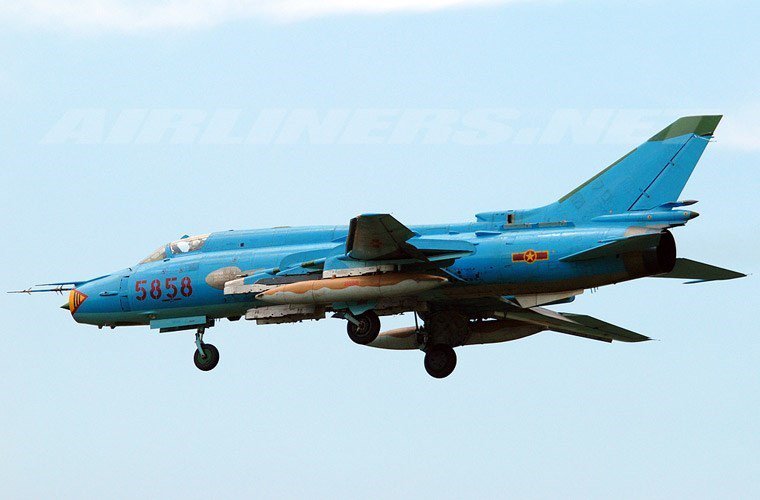 may-bay-su-22-co-tinh-nang-gi-dac-biet
