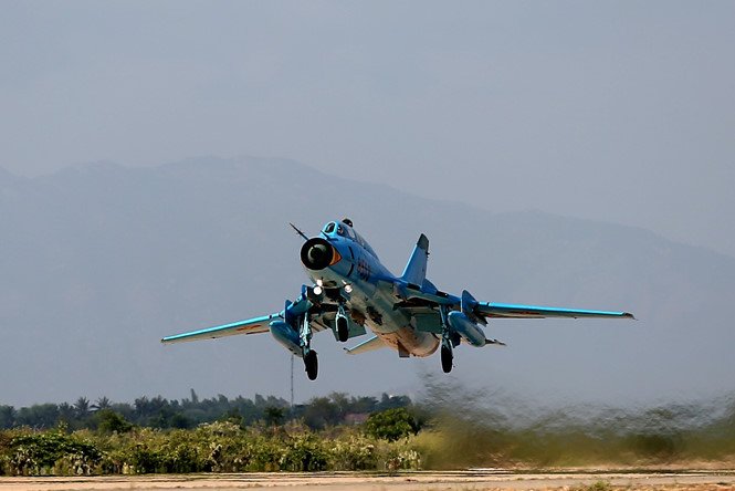 suc-manh-cua-may-bay-su-22-viet-nam-den-dau