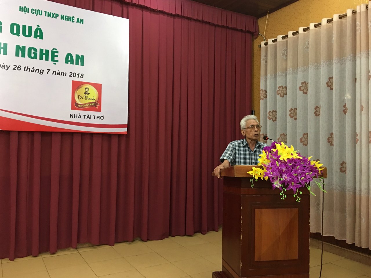tap-doan-tan-hiep-phat-tang-qua-cho-cac-cuu-thanh-nien-xung-phong-tai-nghe-an-ha-tinh