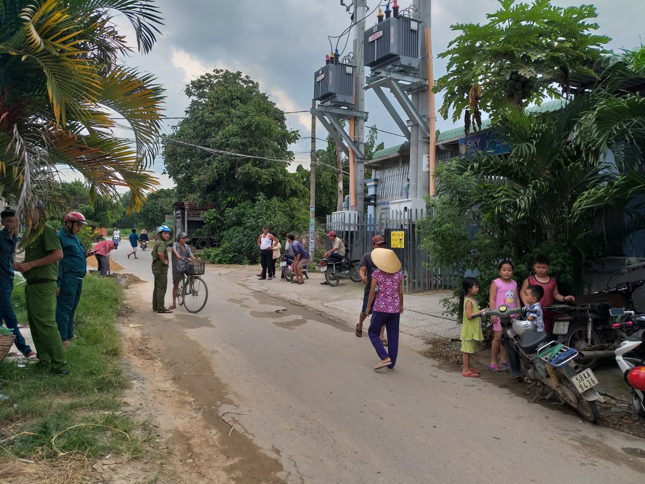 chu-mo-dao-tien-sky-mining-bien-mat-hang-tram-nha-dau-tu-ngoi-tren-dong-lua-o-tp-hcm