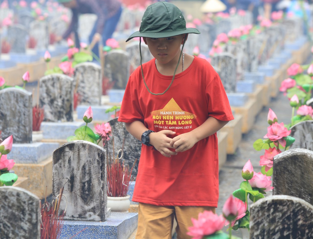 Những dòng lệ chảy mãi