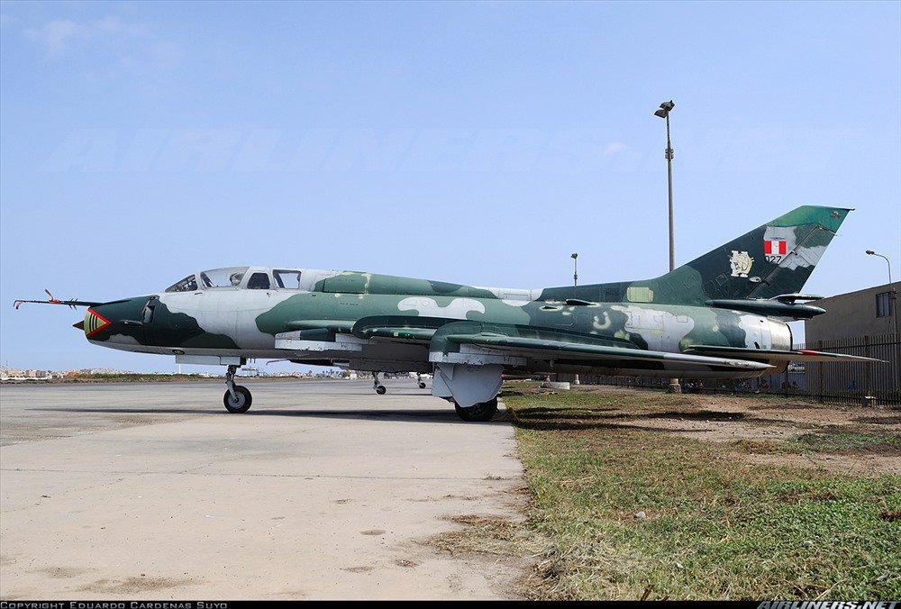Su-22UM - phiên bản máy bay huấn luyện; thực hiện chuyến bay đầu tiên vào cuối năm 1979 và được sản xuất từ 1979-1982. - Ảnh: topwar.ru