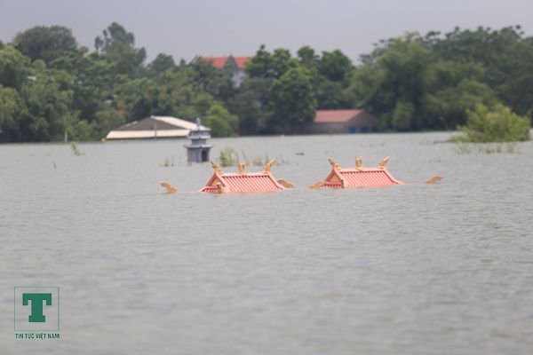 rac-thai-bua-vay-nguoi-dan-ngoai-thanh-ha-noi-sau-mot-tuan-mua-lu