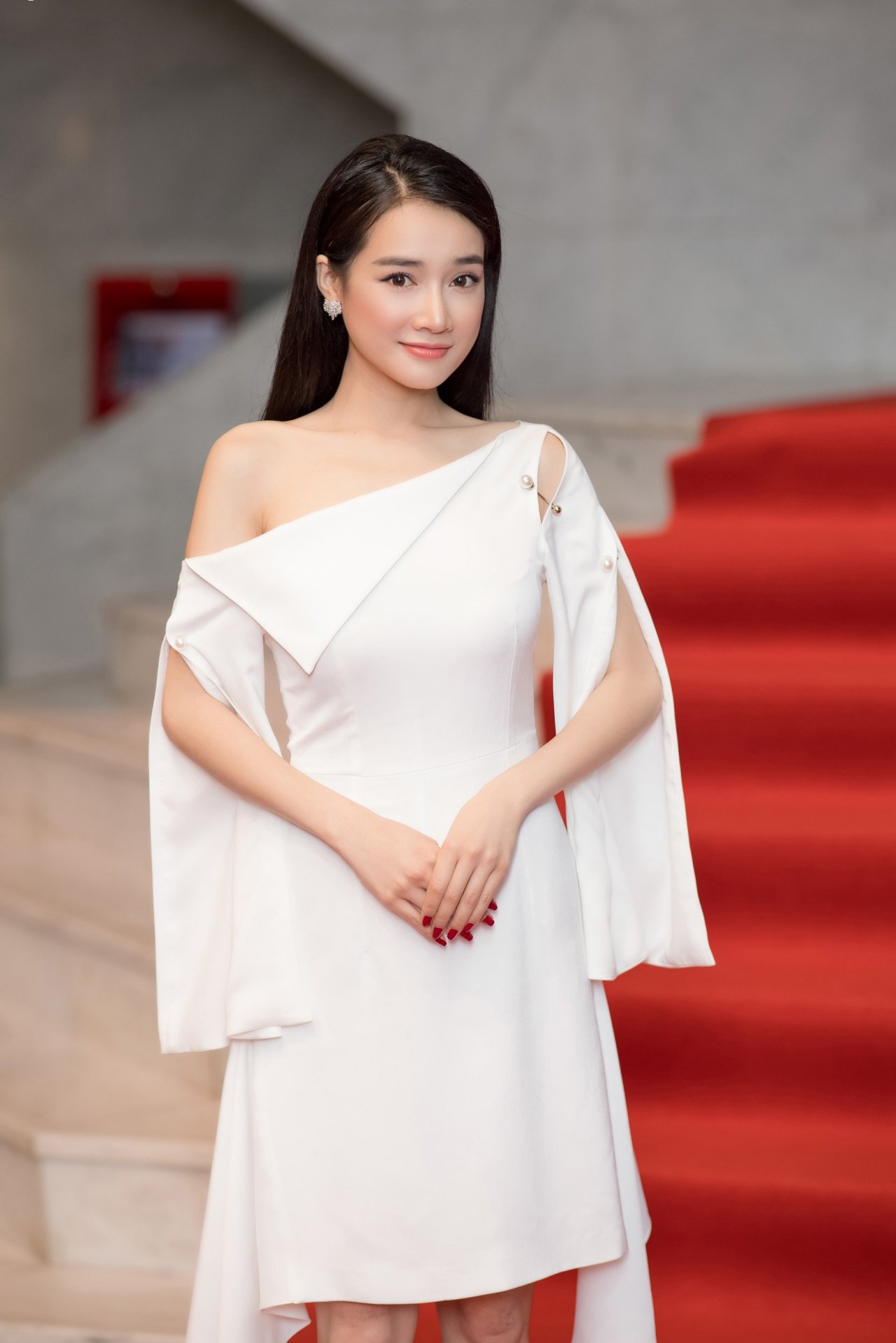 sau-nghi-van-cung-truong-giang-di-thai-lan-du-lich-nha-phuong-bat-ngo-tai-xuat-xinh-dep-va-tiet-lo-chi-mat-20-giay-la-co-the-khoc