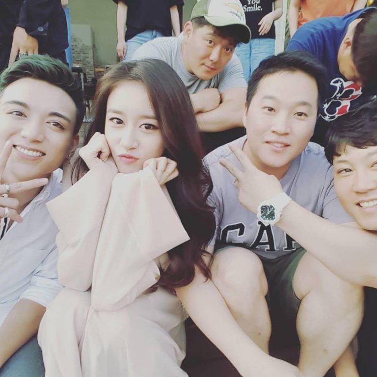 jiyeon-bat-ngo-huy-lich-trinh-sang-viet-nam-se-khong-the-hat-cung-soobin-hoang-son-vao-ngay-317