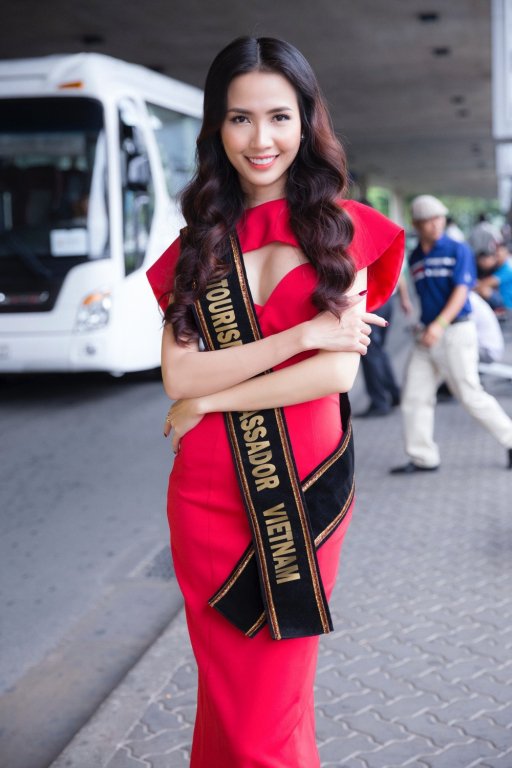 sau-khi-dung-dau-luot-binh-chon-trong-dem-khai-mac-phan-thi-mo-tiep-tuc-doat-giai-trinh-dien-bikini-tu-thiet-ke-dep-nhat