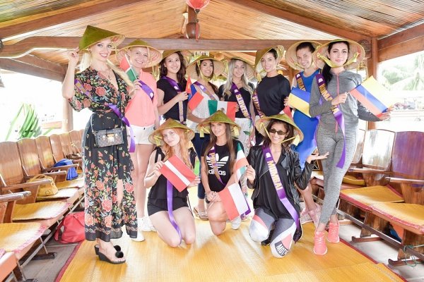 sau-khi-dung-dau-luot-binh-chon-trong-dem-khai-mac-phan-thi-mo-tiep-tuc-doat-giai-trinh-dien-bikini-tu-thiet-ke-dep-nhat