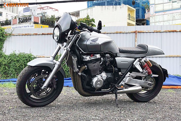 Honda CB1300 đời 98 độ cafe racer cực chất ở Bến Tre