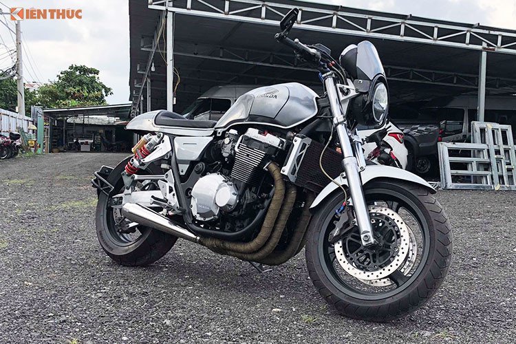 Honda CB1300 đời 98 độ cafe racer cực chất ở Bến Tre