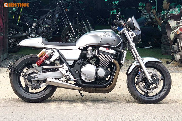 Honda CB1300 đời 98 độ cafe racer cực chất ở Bến Tre