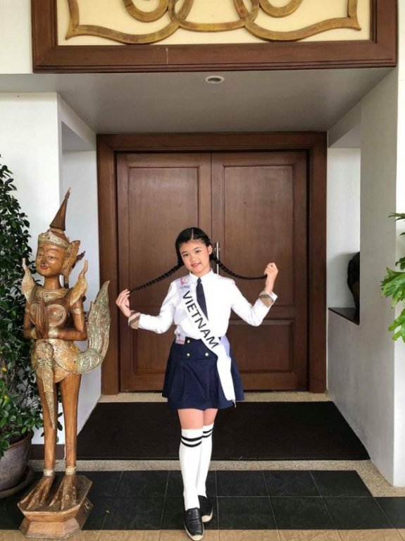 nhan-sac-noi-bat-cua-be-gai-viet-10-tuoi-vua-dang-quang-hoa-hau-nhi-chau-a-thai-binh-duong-2018