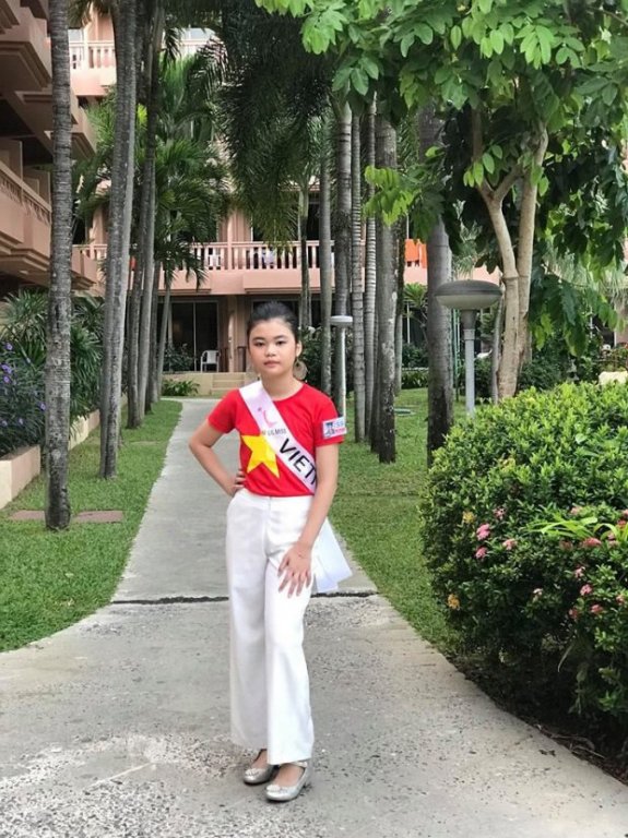 nhan-sac-noi-bat-cua-be-gai-viet-10-tuoi-vua-dang-quang-hoa-hau-nhi-chau-a-thai-binh-duong-2018
