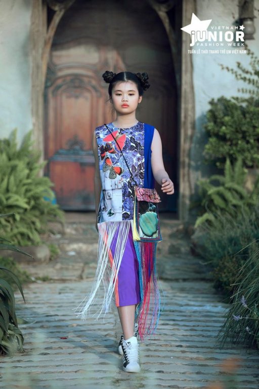 nhan-sac-noi-bat-cua-be-gai-viet-10-tuoi-vua-dang-quang-hoa-hau-nhi-chau-a-thai-binh-duong-2018