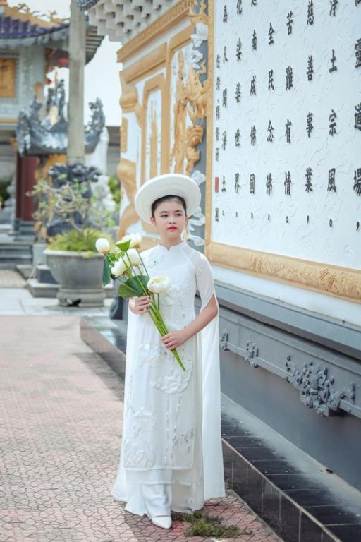 nhan-sac-noi-bat-cua-be-gai-viet-10-tuoi-vua-dang-quang-hoa-hau-nhi-chau-a-thai-binh-duong-2018