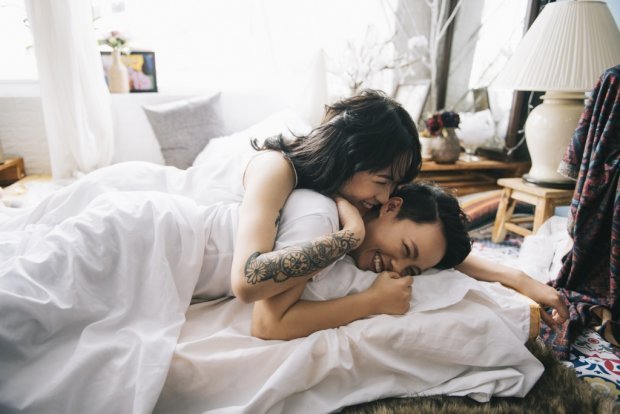 Đằng sau bộ ảnh lãng mạn của cặp đôi đồng tính nữ này là một chuyện tình yêu khá bình yên và giản dị