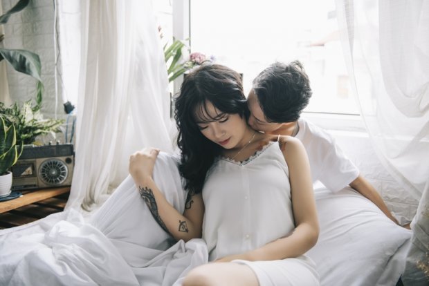 Đằng sau bộ ảnh lãng mạn của cặp đôi đồng tính nữ này là một chuyện tình yêu khá bình yên và giản dị