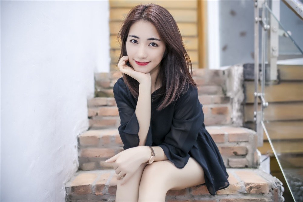 sau-duc-phuc-hoa-minzy-chinh-thuc-ngoi-ghe-nong-cuoc-thi-tim-kiem-than-tuong-livestream