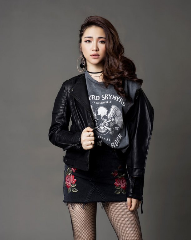 sau-duc-phuc-hoa-minzy-chinh-thuc-ngoi-ghe-nong-cuoc-thi-tim-kiem-than-tuong-livestream