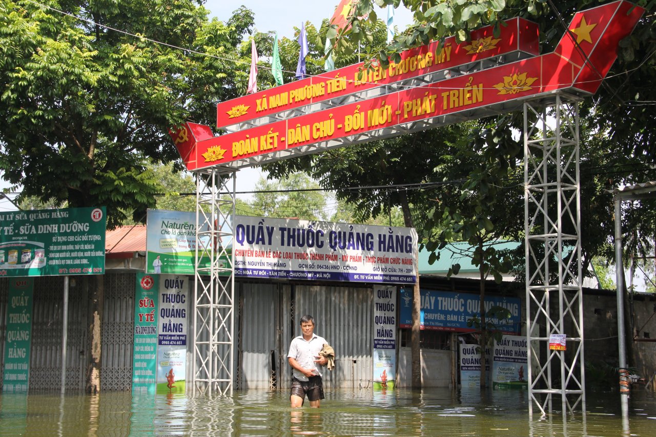 toan-canh-hang-tram-ho-dan-o-chuong-my-van-bi-co-lap-trong-bien-nuoc-sau-hon-10-ngay-ngap-lut