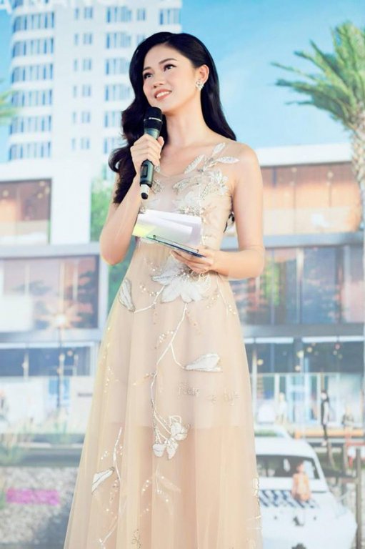 top-3-hoa-hau-viet-nam-2016-dien-dam-trang-khoe-nhan-sac-quyen-ru-truoc-khi-het-nhiem-ky