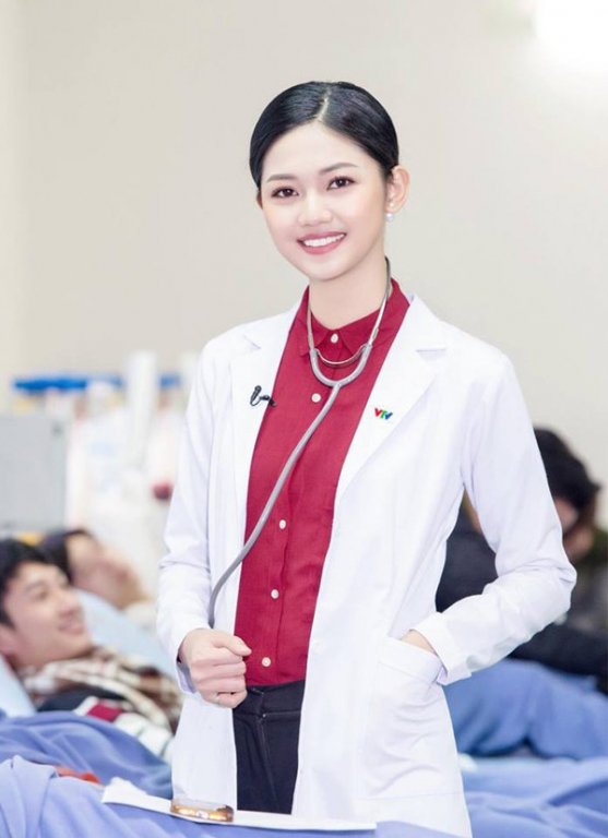 top-3-hoa-hau-viet-nam-2016-dien-dam-trang-khoe-nhan-sac-quyen-ru-truoc-khi-het-nhiem-ky