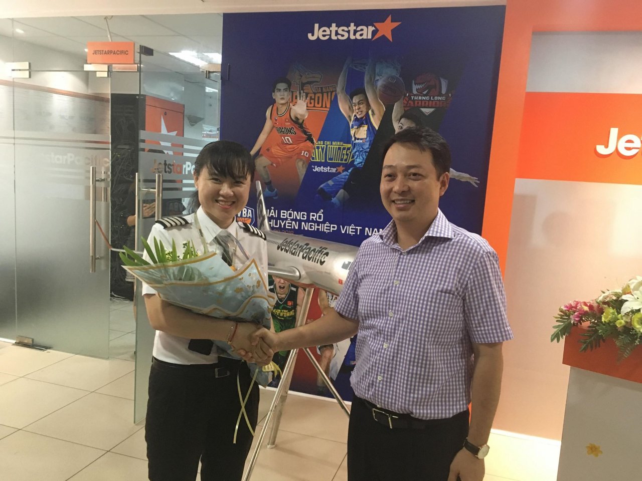 jetstar-pacific-co-nu-co-truong-dau-tien-mot-trong-nhung-co-truong-tre-nhat-viet-nam