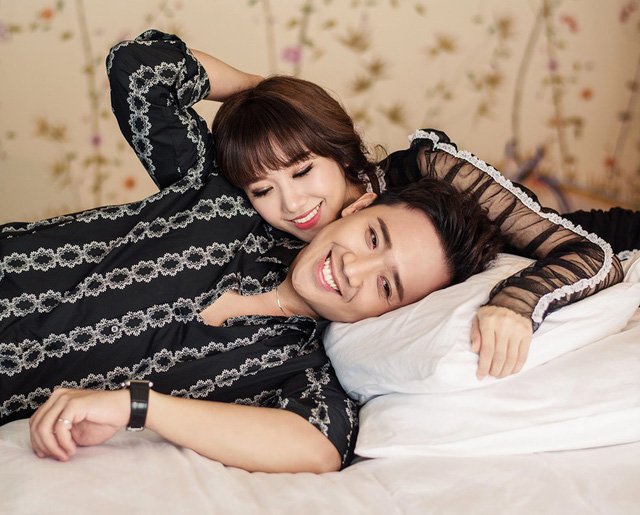 vo-chong-tran-thanh-hari-won-hon-nhau-ngot-ngao-trong-bo-anh-ky-niem-17-thang-ket-hon