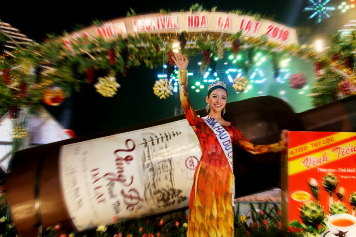 chan-dung-nang-hau-tu-choi-loi-moi-dai-dien-viet-nam-thi-hoa-hau-hoan-vu-va-hoa-hau-the-gioi