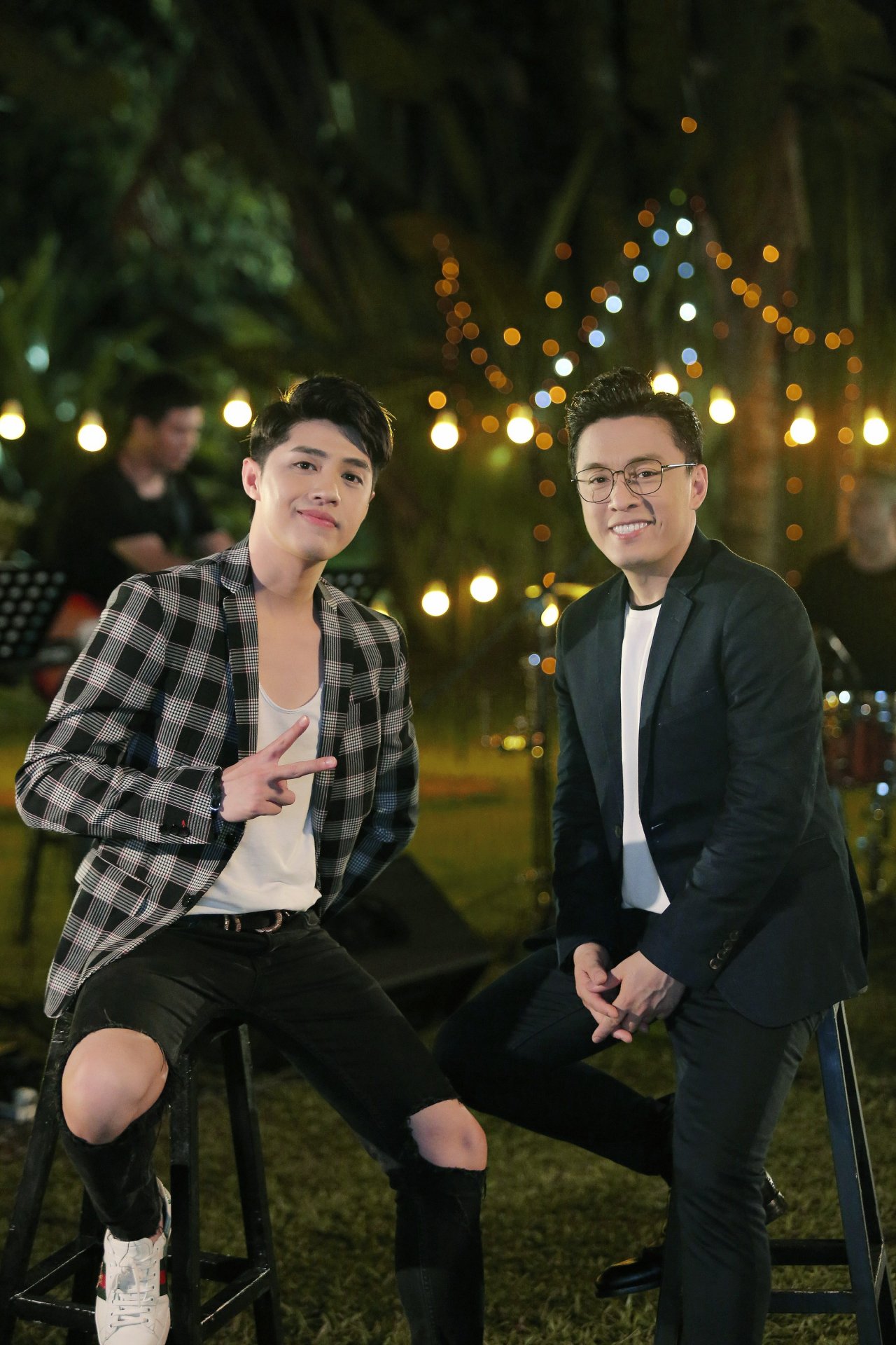 lam-truong-ket-hop-voi-noo-phuoc-thinh-gay-thon-thuc-khi-lam-moi-hit-mua-phi-truong