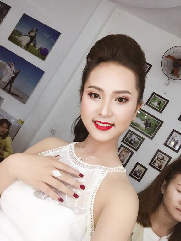 khoanh-khac-4-nguoi-dep-10x-cua-hoa-hau-viet-nam-2018-do-sac-bat-phan-thang-bai-trong-mot-khung-hinh