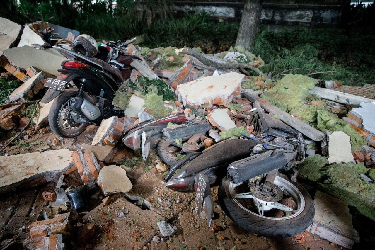 indonesia-do-nat-va-tang-thuong-sau-tran-dong-dat-7-do-richter-anh