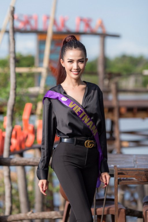 truoc-them-chung-ket-phan-thi-mo-duoc-duong-kim-hoa-hau-dai-su-du-lich-the-gioi-danh-nhieu-loi-khen-co-canh