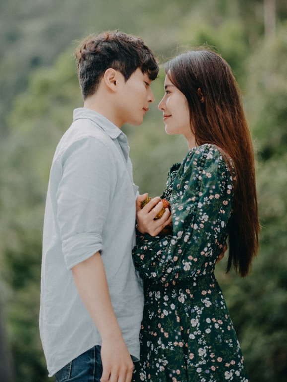 xac-nhan-mang-ca-khuc-tu-sang-tac-den-chung-ket-hoa-hau-dai-su-du-lich-the-gioi-2018-nam-em-lai-dinh-nghi-an-dao-nhai-nhac