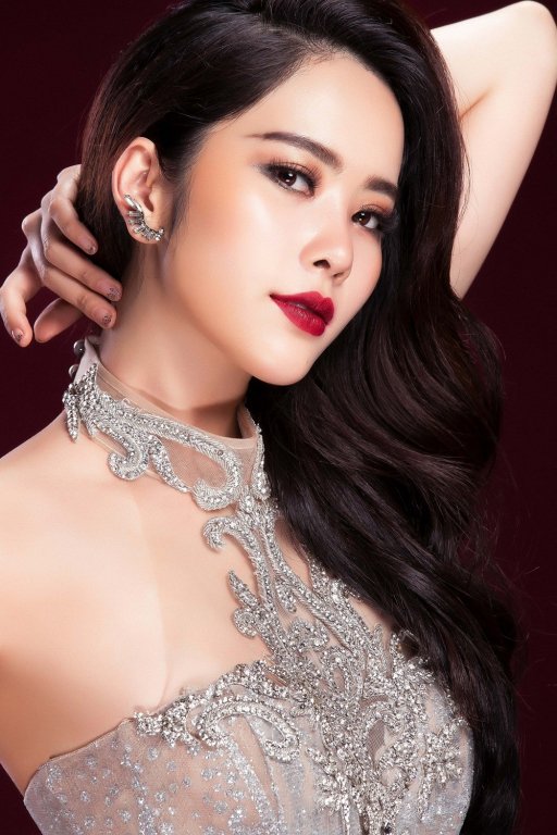 xac-nhan-mang-ca-khuc-tu-sang-tac-den-chung-ket-hoa-hau-dai-su-du-lich-the-gioi-2018-nam-em-lai-dinh-nghi-an-dao-nhai-nhac