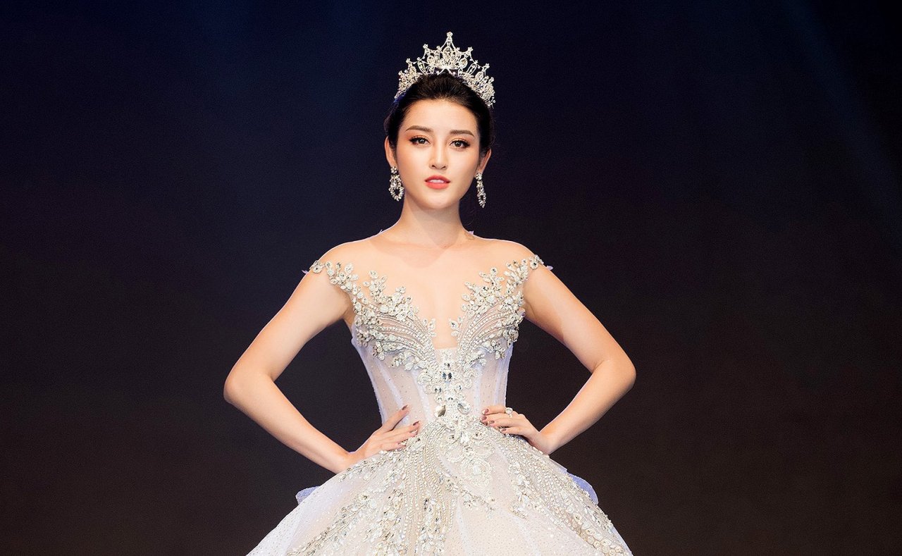 a-hau-huyen-my-chinh-thuc-len-tieng-truoc-tin-don-se-len-xe-hoa-vao-cuoi-nam-nay