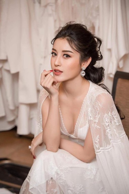 a-hau-huyen-my-chinh-thuc-len-tieng-truoc-tin-don-se-len-xe-hoa-vao-cuoi-nam-nay