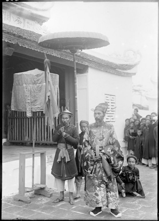 anh-cuc-hiem-ve-chuyen-thi-cu-o-viet-nam-mot-the-ky-truoc