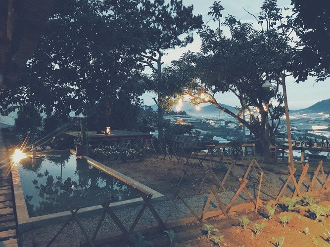 Biến ngôi nhà rách thành homestay, 5 chàng trai gây sốt MXH