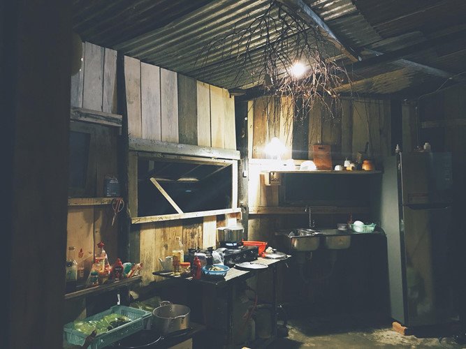 Biến ngôi nhà rách thành homestay, 5 chàng trai gây sốt MXH